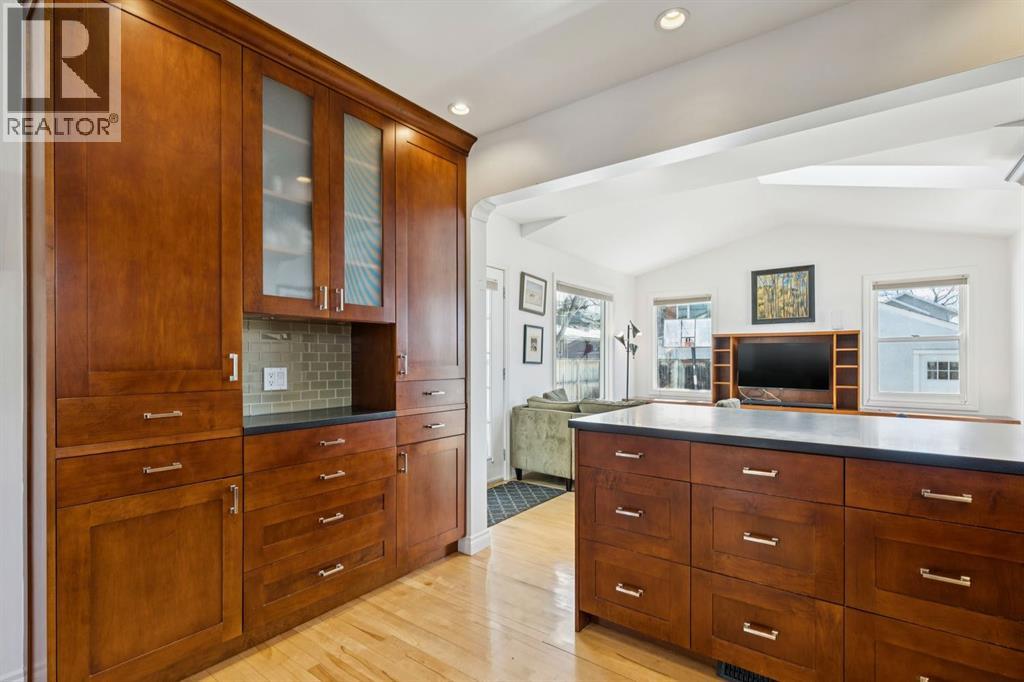 817 18 Avenue Nw, Calgary, Alberta  T2M 0V4 - Photo 12 - A2288309