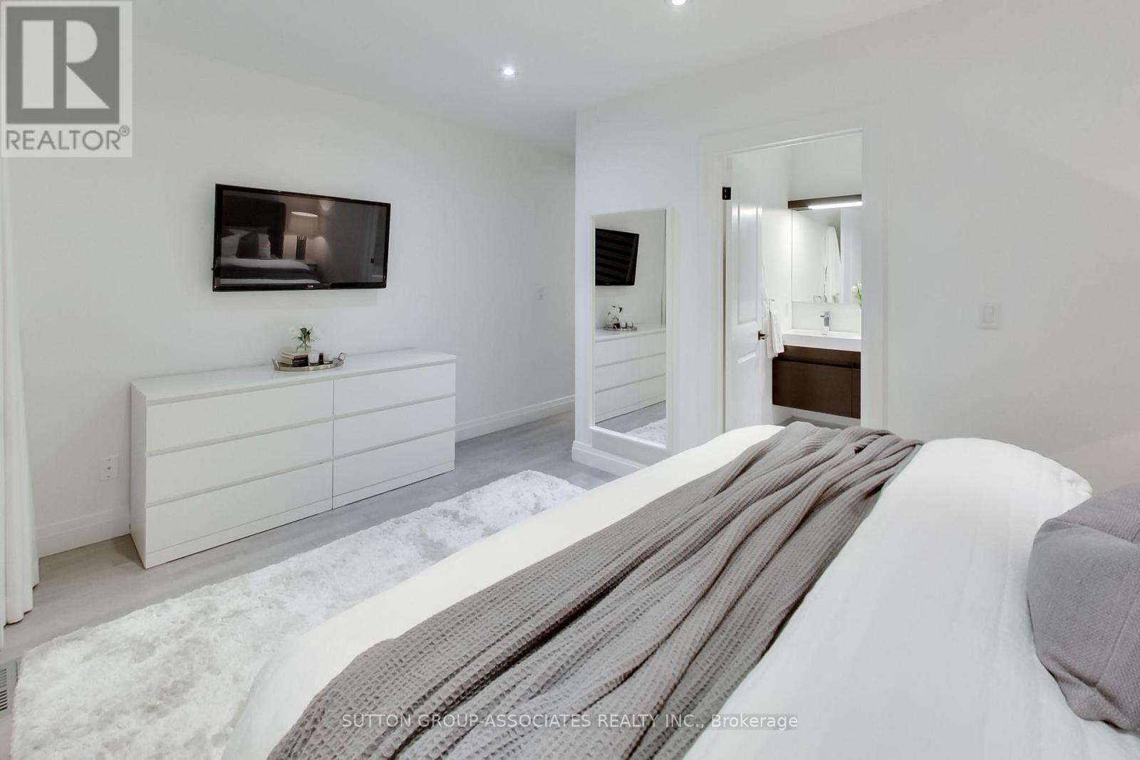 284 Atlas Avenue, Toronto, Ontario  M6C 3P9 - Photo 32 - C12826518