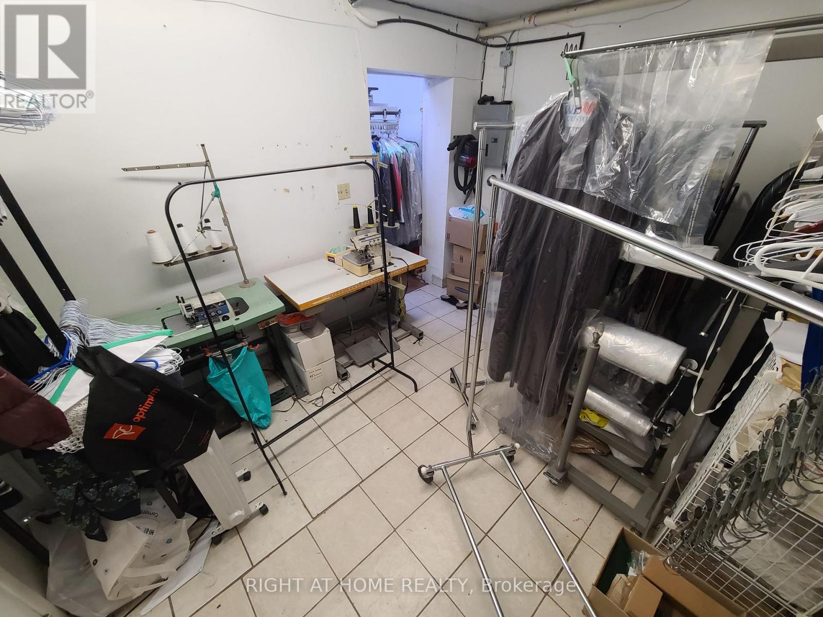 2207 Gerrard Street E, Toronto, Ontario  M4E 2C8 - Photo 17 - E12828636