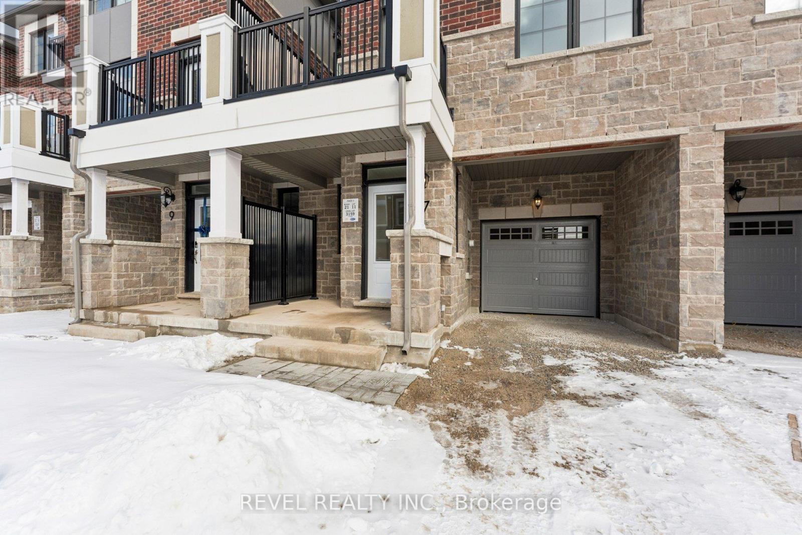 7 Elantra Drive, Brampton, Ontario  L7A 5M6 - Photo 4 - W12827376