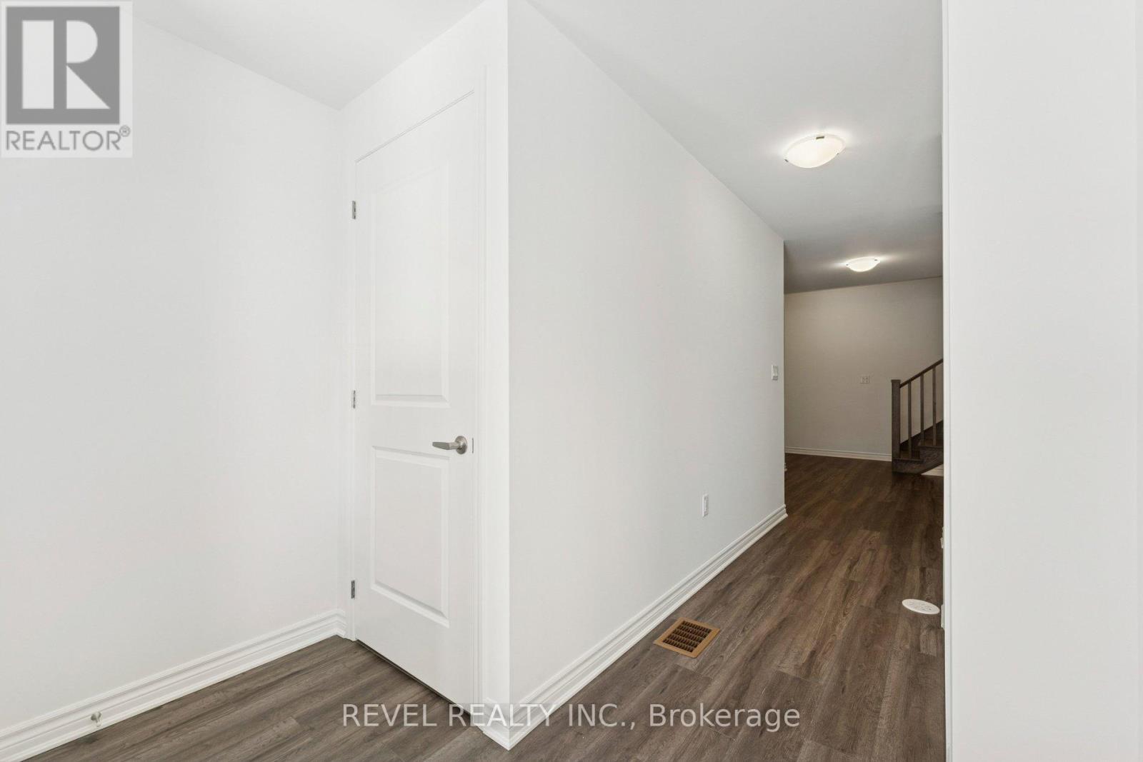 7 Elantra Drive, Brampton, Ontario  L7A 5M6 - Photo 7 - W12827376