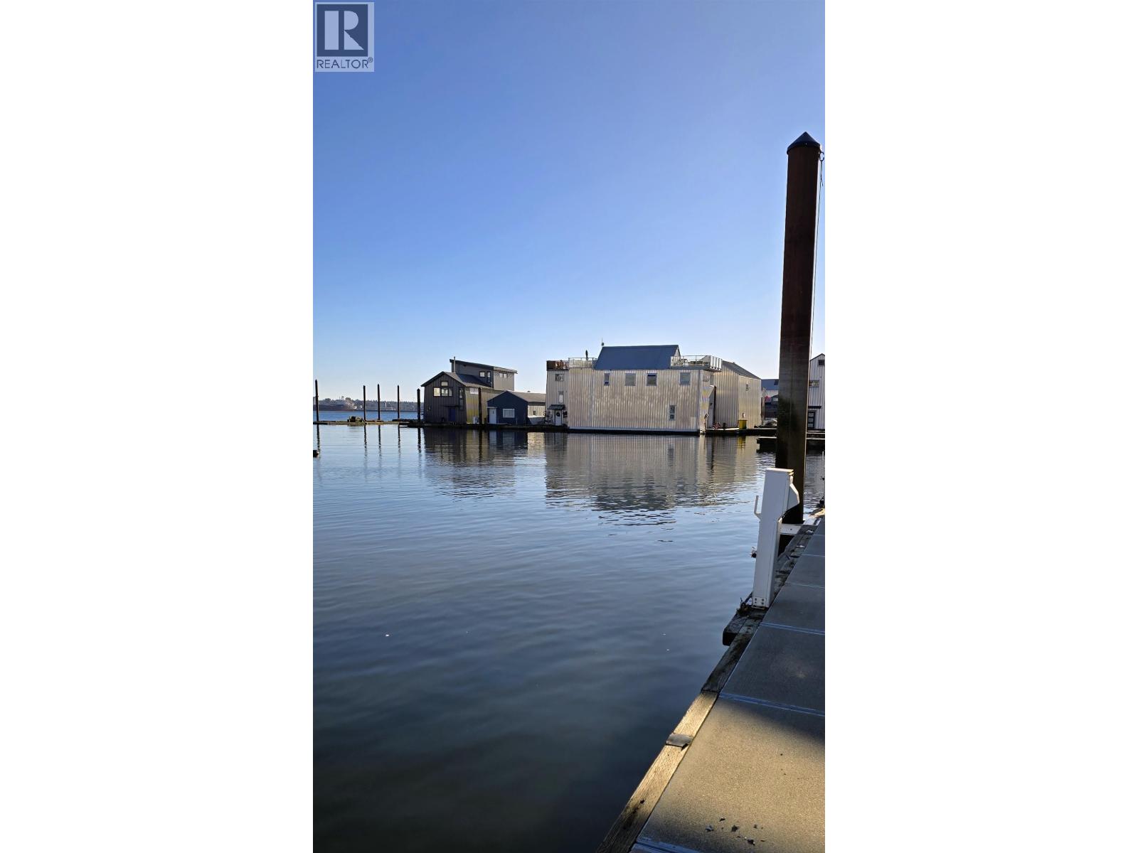 Jnw33 415 W Esplanade, North Vancouver, British Columbia  V7M 1A6 - Photo 5 - R3088278