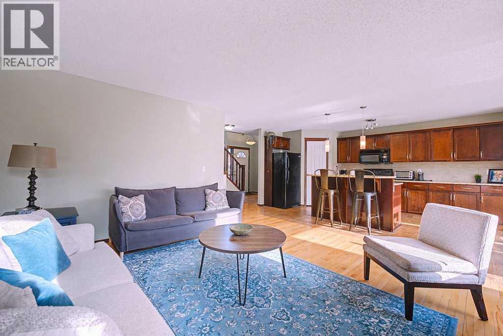 154 New Brighton Lane Se, Calgary, Alberta  T2E 0E2 - Photo 10 - A2284696