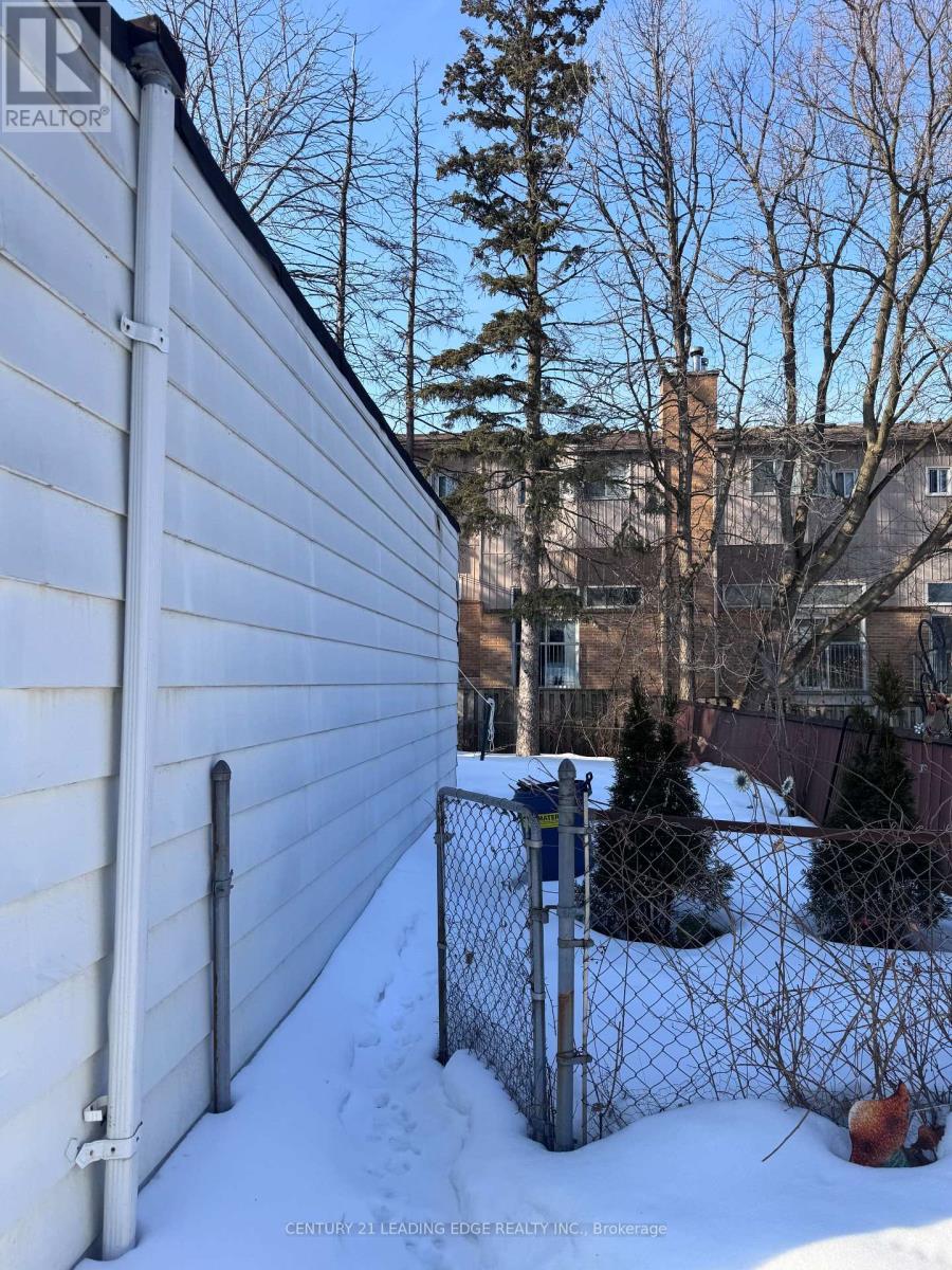 150 Doncaster Avenue, Markham, Ontario  L3T 1L3 - Photo 12 - N12827814