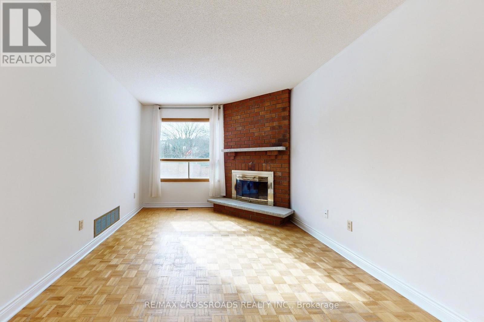 50 Marchwood Crescent, Richmond Hill, Ontario  L4C 8M4 - Photo 14 - N12828654