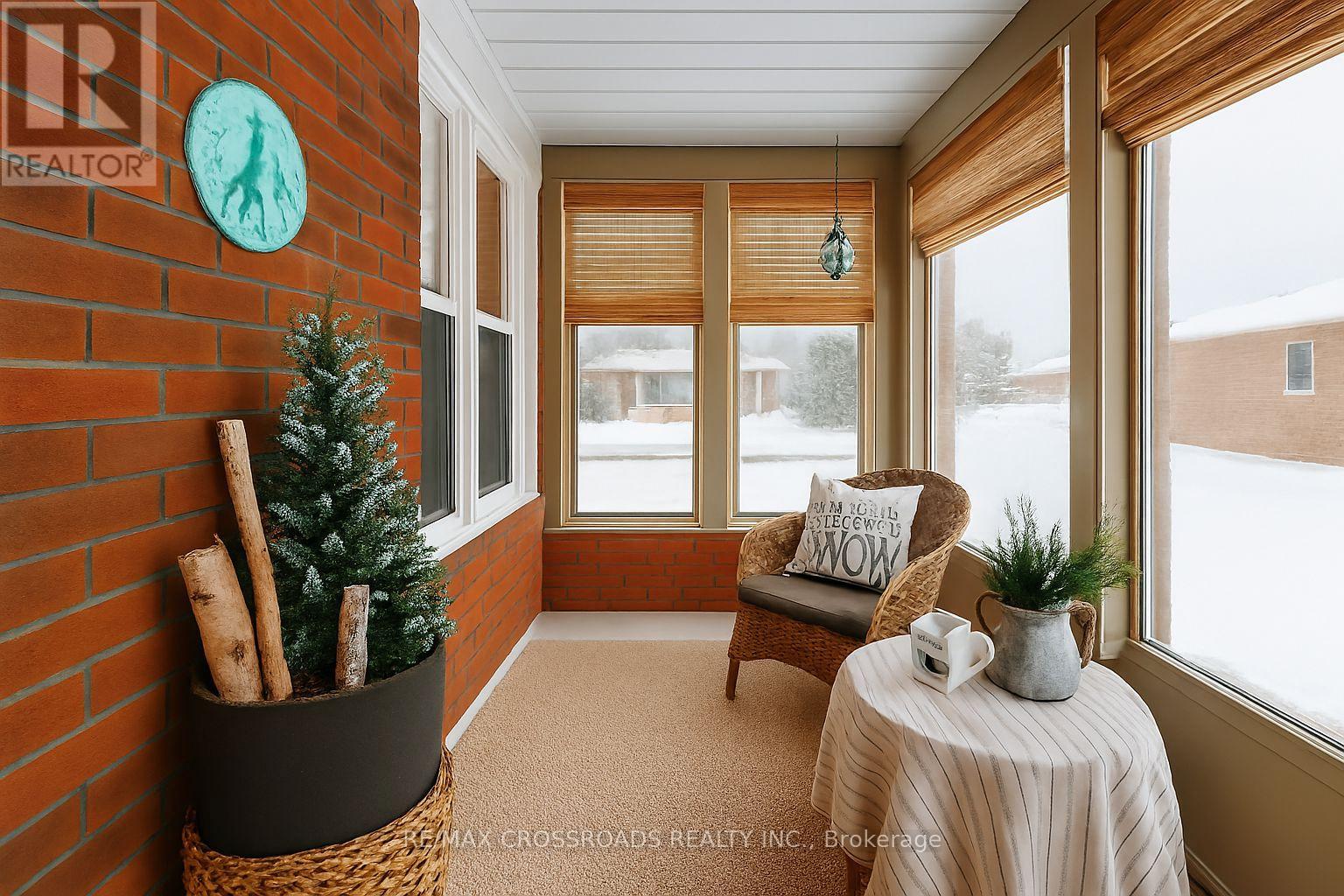 50 Marchwood Crescent, Richmond Hill, Ontario  L4C 8M4 - Photo 6 - N12828654