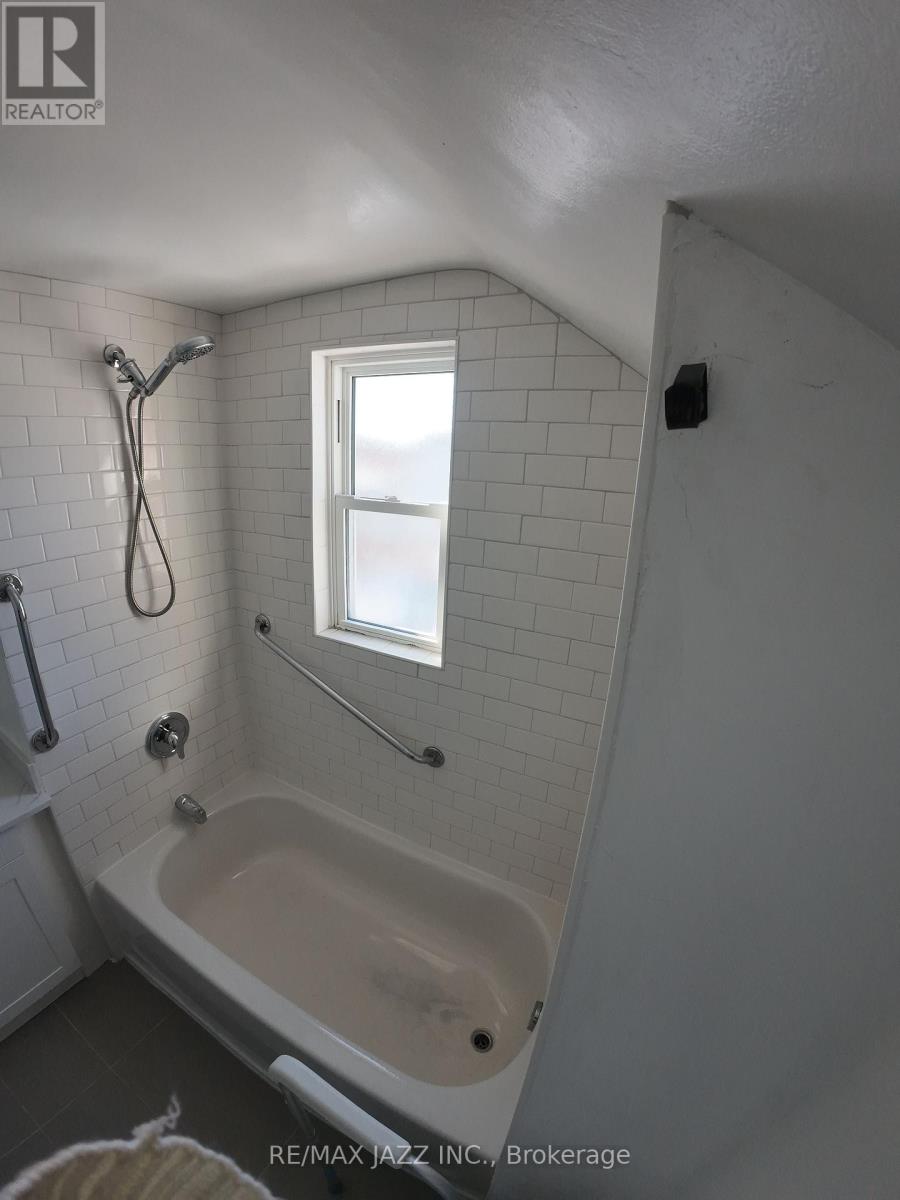 548 Front Street, Oshawa, Ontario  L1H 4V3 - Photo 8 - E12828478