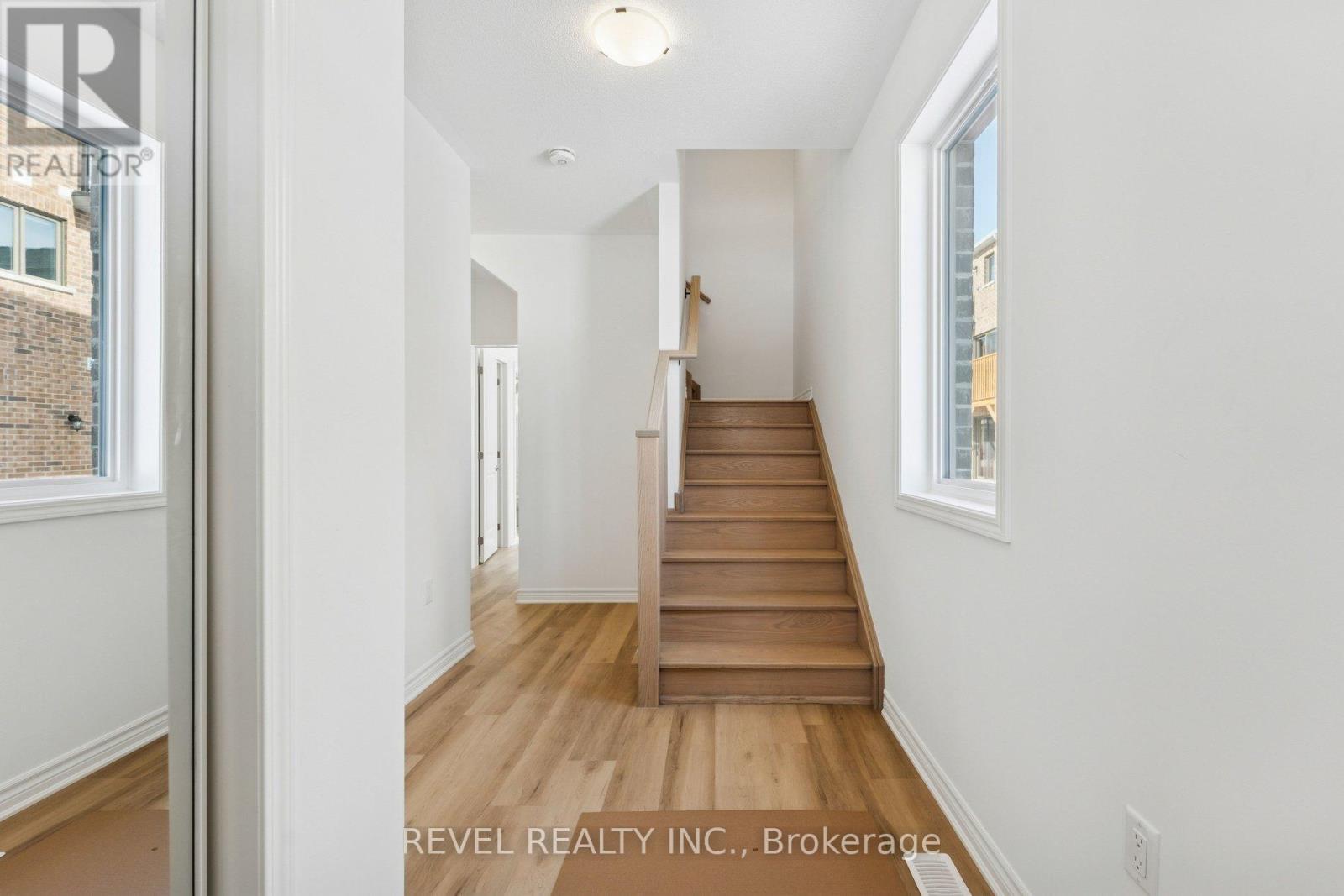 33 Yellow Rail Crescent, Brampton, Ontario L7A 5M8 - Photo 6 - W12827374