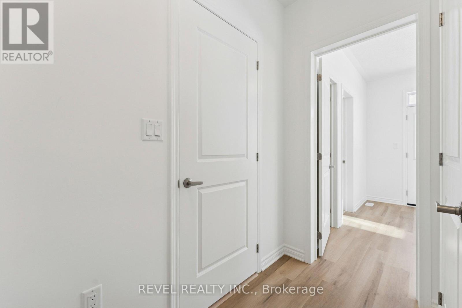 33 Yellow Rail Crescent, Brampton, Ontario L7A 5M8 - Photo 8 - W12827374