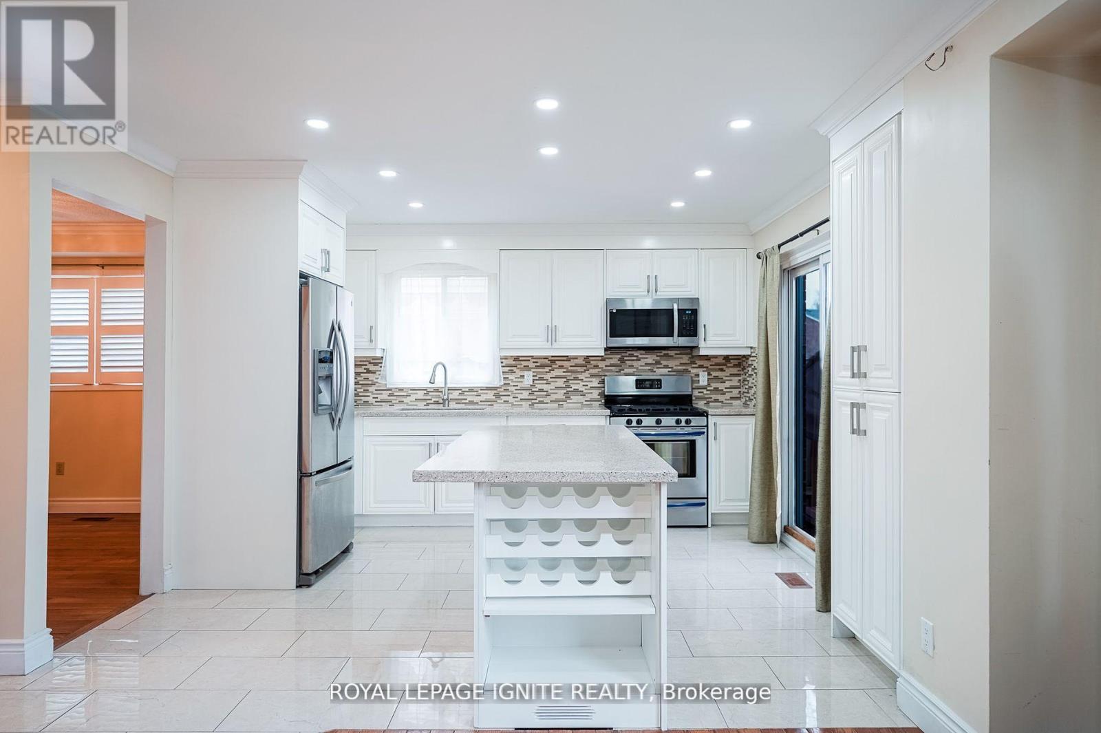 265 Wright Crescent, Ajax, Ontario  L1S 5S5 - Photo 10 - E12828808