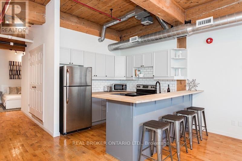 27 - 371 Wallace Avenue, Toronto, Ontario  M6P 3N8 - Photo 14 - W12828226