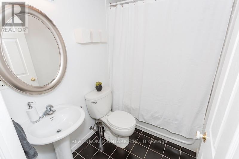 27 - 371 Wallace Avenue, Toronto, Ontario  M6P 3N8 - Photo 18 - W12828226