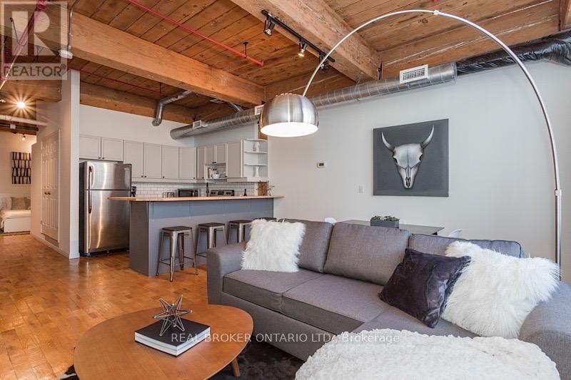 27 - 371 Wallace Avenue, Toronto, Ontario  M6P 3N8 - Photo 10 - W12828226