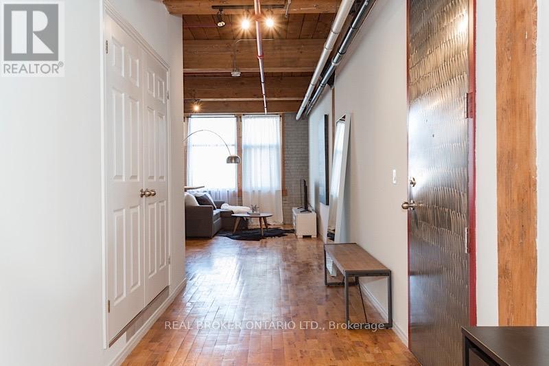 27 - 371 Wallace Avenue, Toronto, Ontario  M6P 3N8 - Photo 5 - W12828226