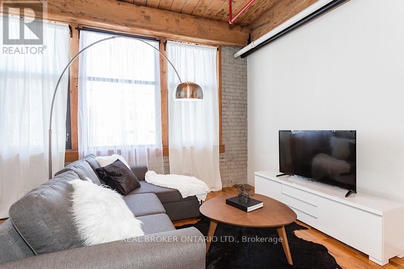27 - 371 Wallace Avenue, Toronto, Ontario  M6P 3N8 - Photo 7 - W12828226