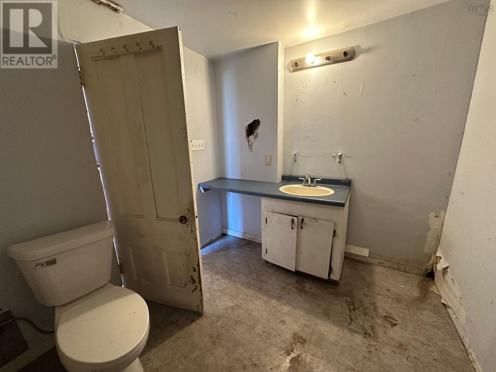 11 Kirk Street, Yarmouth, Nova Scotia  B5A 1S6 - Photo 31 - 202603541