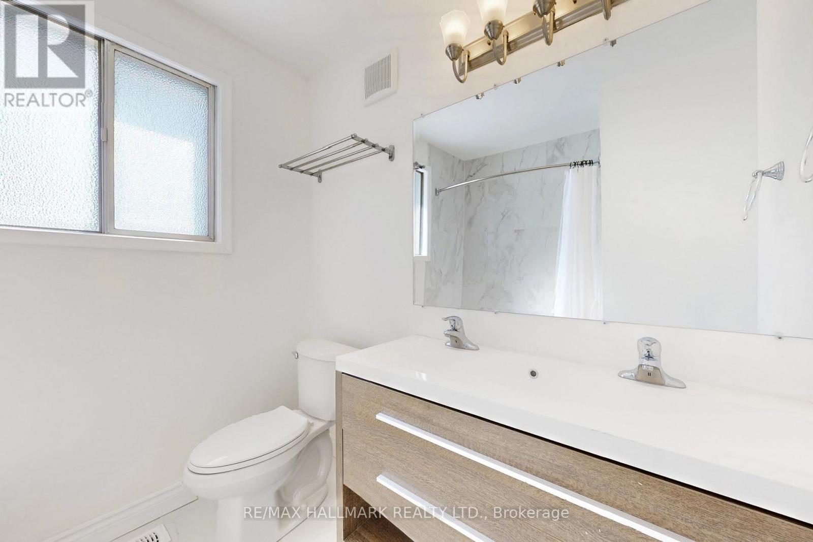 448 Loretta Crescent, Whitchurch-Stouffville, Ontario  L4A 7G2 - Photo 11 - N12828742