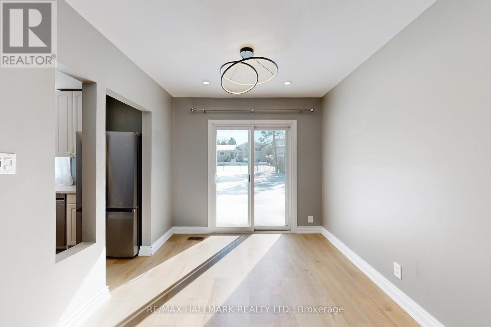 448 Loretta Crescent, Whitchurch-Stouffville, Ontario  L4A 7G2 - Photo 4 - N12828742