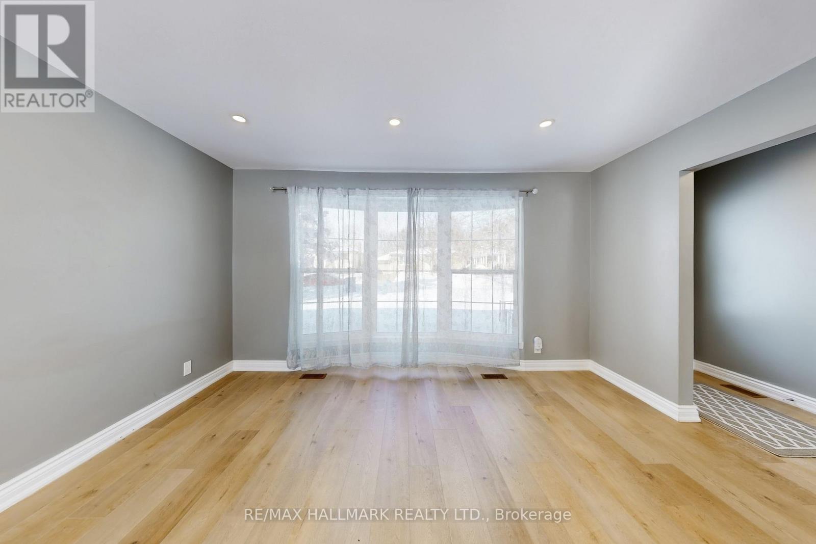 448 Loretta Crescent, Whitchurch-Stouffville, Ontario  L4A 7G2 - Photo 6 - N12828742