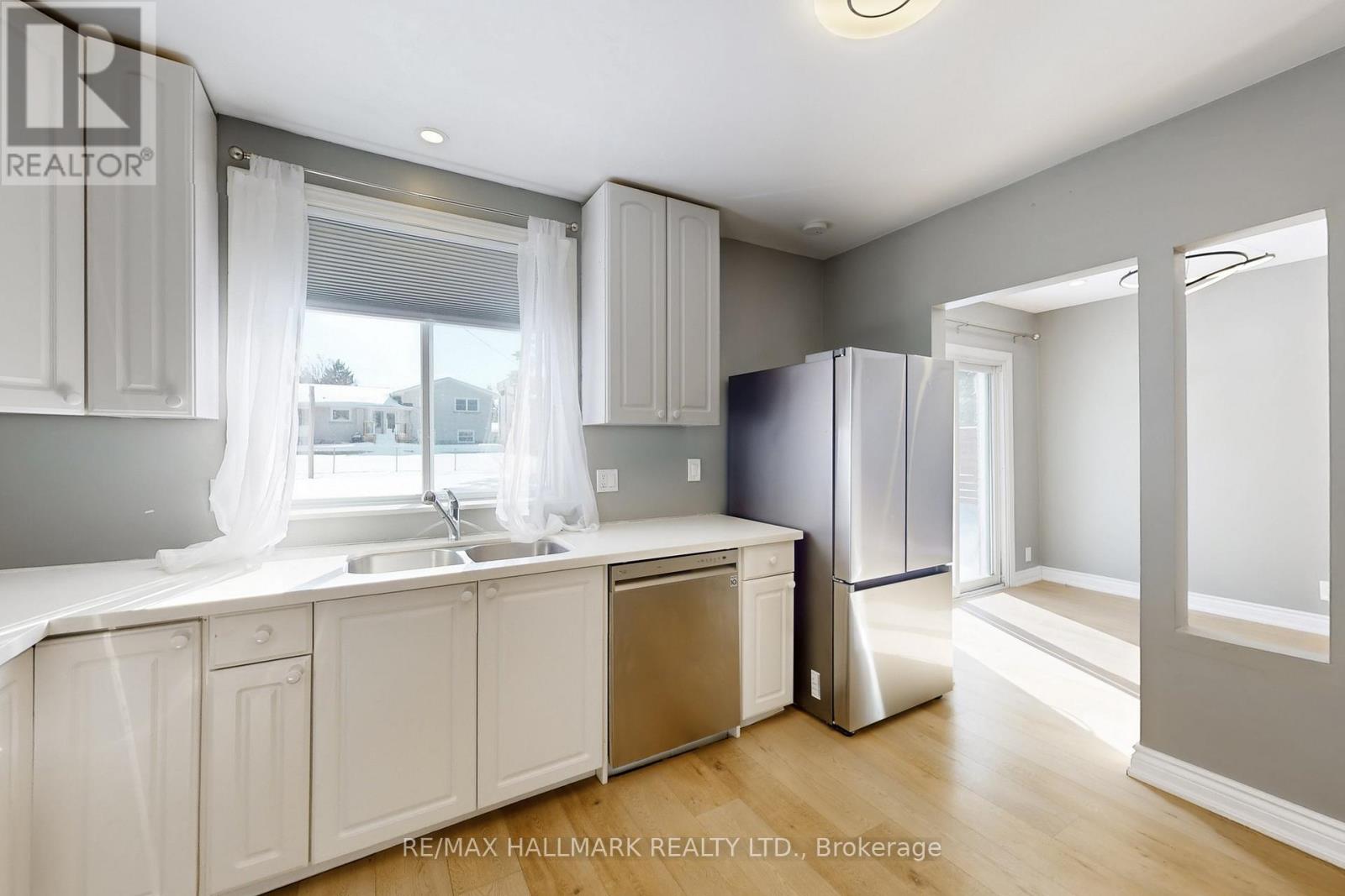 448 Loretta Crescent, Whitchurch-Stouffville, Ontario  L4A 7G2 - Photo 9 - N12828742