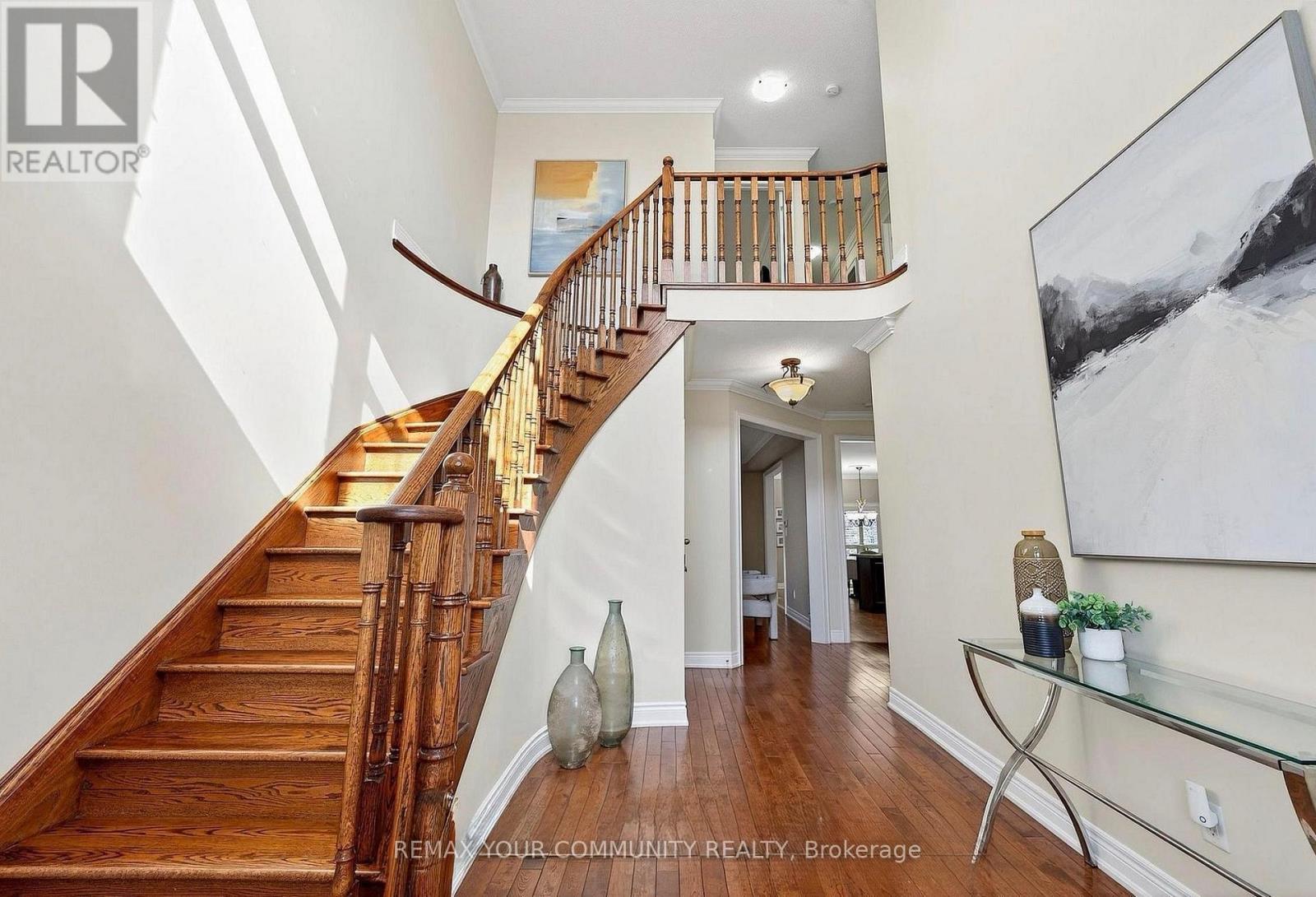 95 Chelsea Crescent, Bradford West Gwillimbury (Bradford), Ontario  L3Z 0J7 - Photo 2 - N12828804