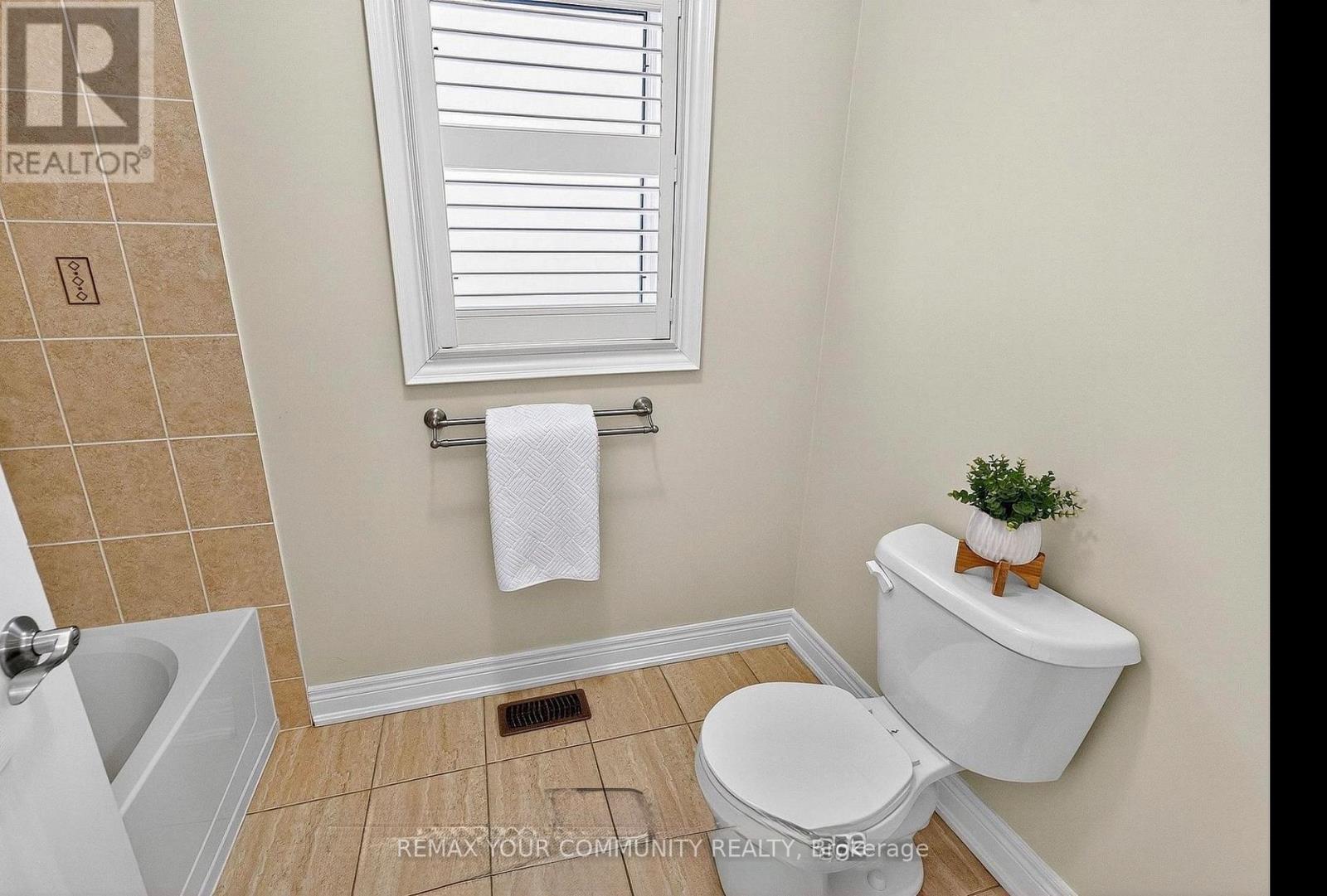 95 Chelsea Crescent, Bradford West Gwillimbury (Bradford), Ontario  L3Z 0J7 - Photo 25 - N12828804