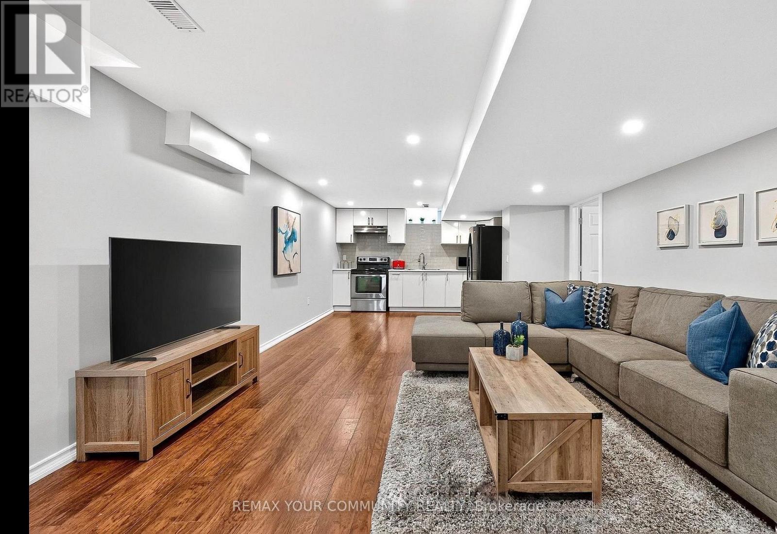 Basement 95 Chelsea Crescent, Bradford West Gwillimbury (Bradford), Ontario  L3Z 0J7 - Photo 3 - N12828806