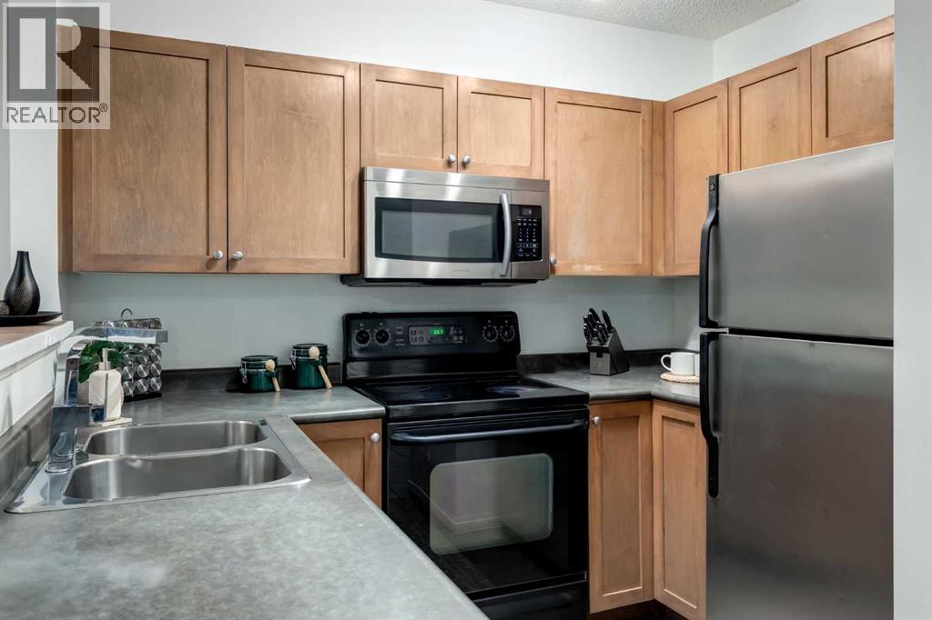 142 Eversyde Common Sw, Calgary, Alberta  T2Y 4Z6 - Photo 9 - A2284511