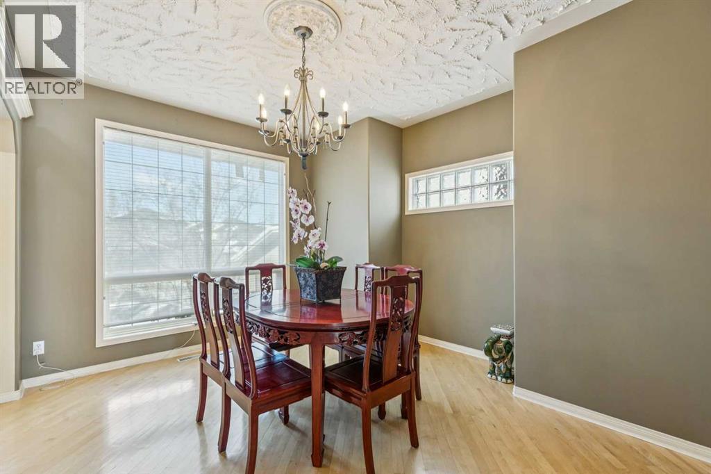 22 Valley Creek Road Nw, Calgary, Alberta  T3B 5T9 - Photo 10 - A2289384