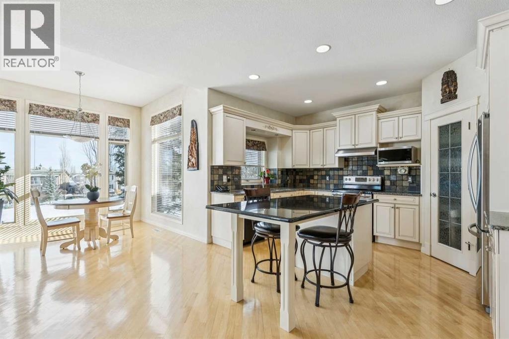 22 Valley Creek Road Nw, Calgary, Alberta  T3B 5T9 - Photo 13 - A2289384