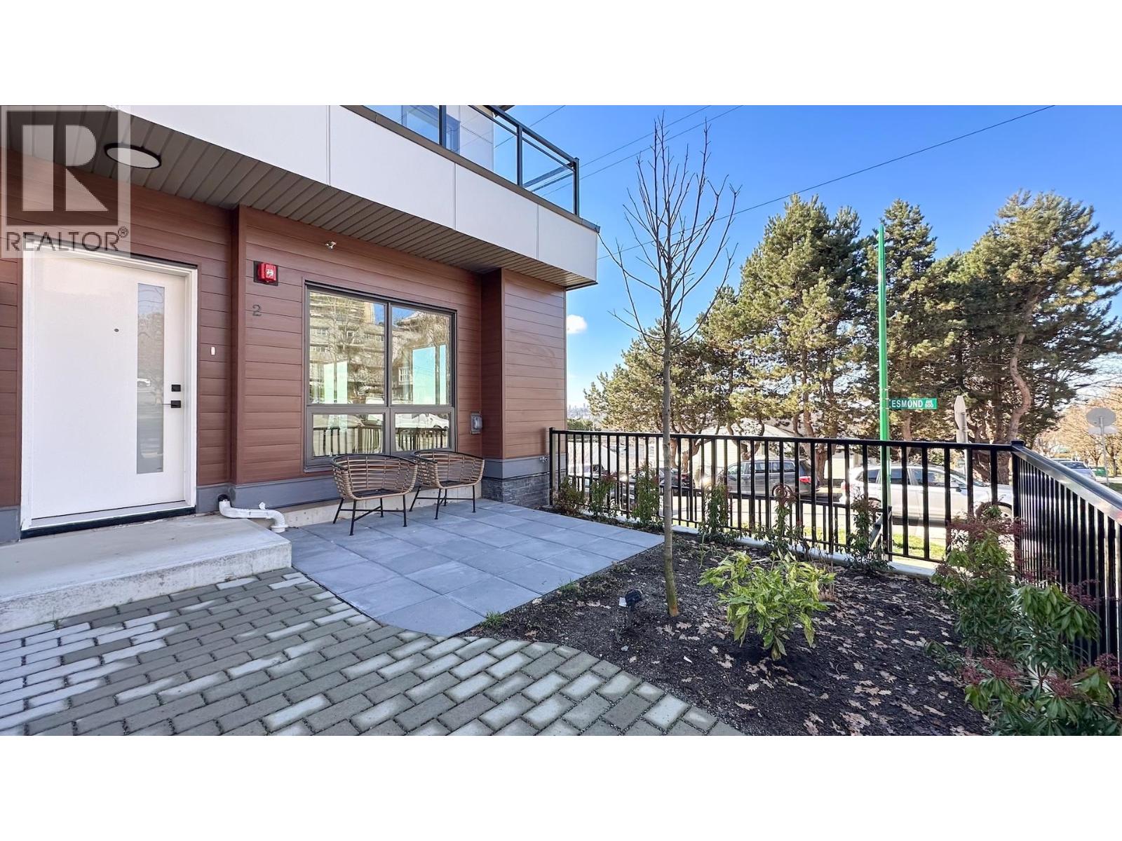 1 3800 Pender Street, Burnaby, British Columbia  V5C 2L5 - Photo 4 - R3094081