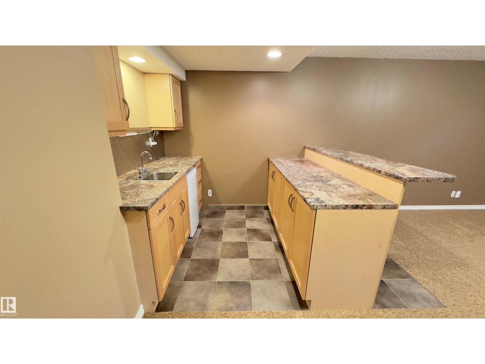 296 Greenoch Cr Nw, Edmonton, Alberta  T6L 1B4 - Photo 33 - E4475237