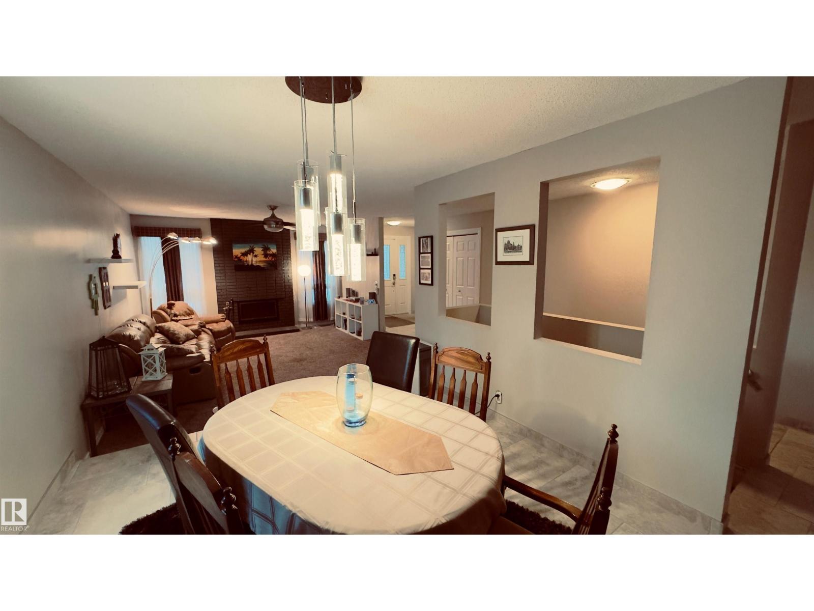 296 Greenoch Cr Nw, Edmonton, Alberta  T6L 1B4 - Photo 8 - E4475237