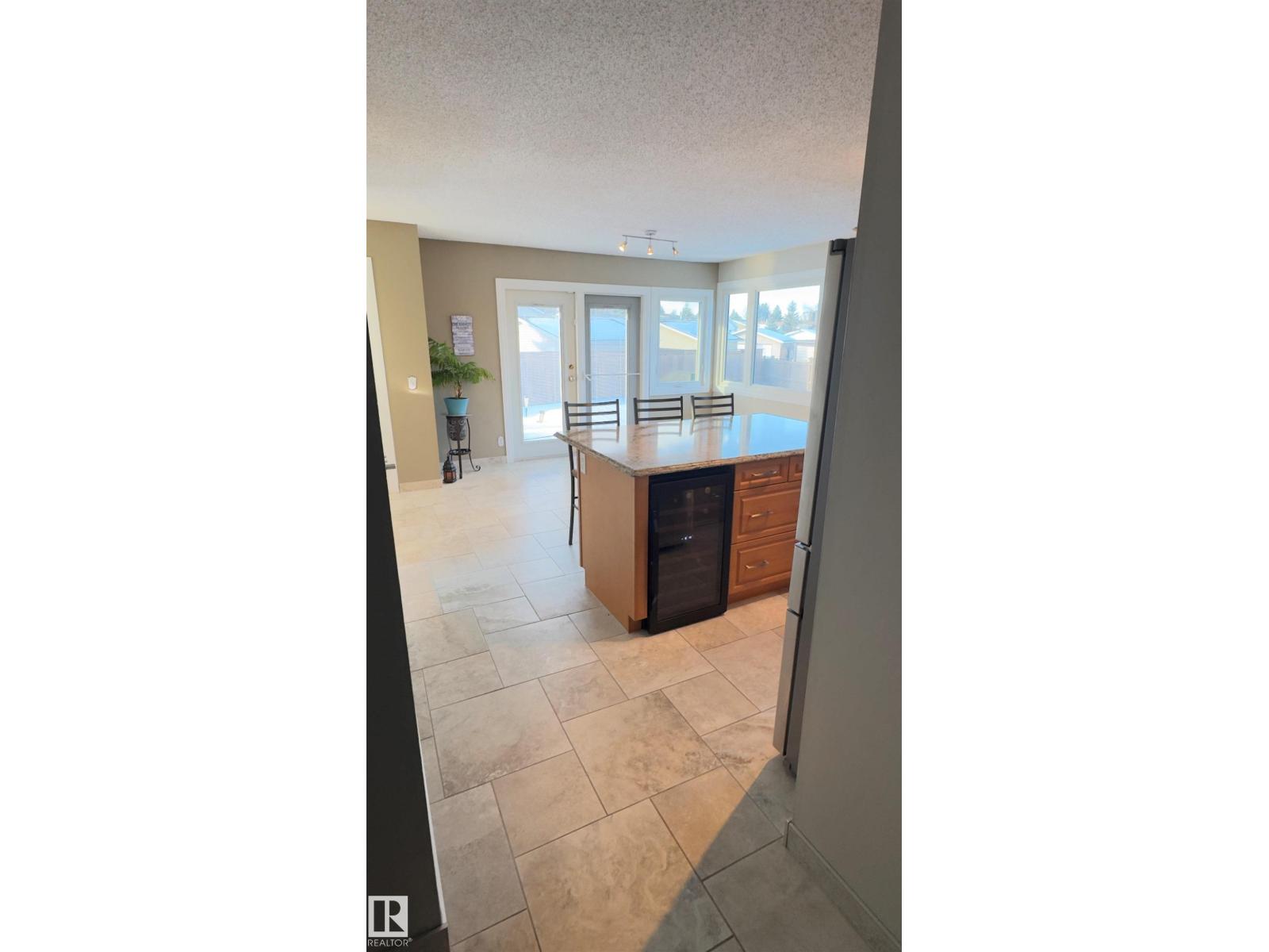 296 Greenoch Cr Nw, Edmonton, Alberta  T6L 1B4 - Photo 9 - E4475237