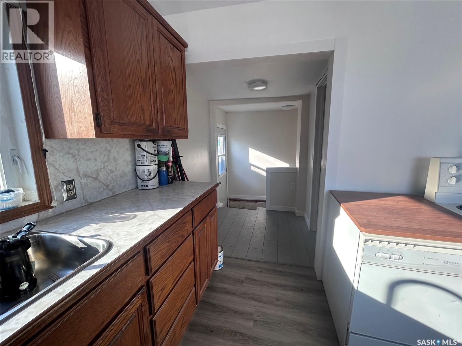 314 Railway Street, Bienfait, Saskatchewan  S0C 0M0 - Photo 18 - SK029336