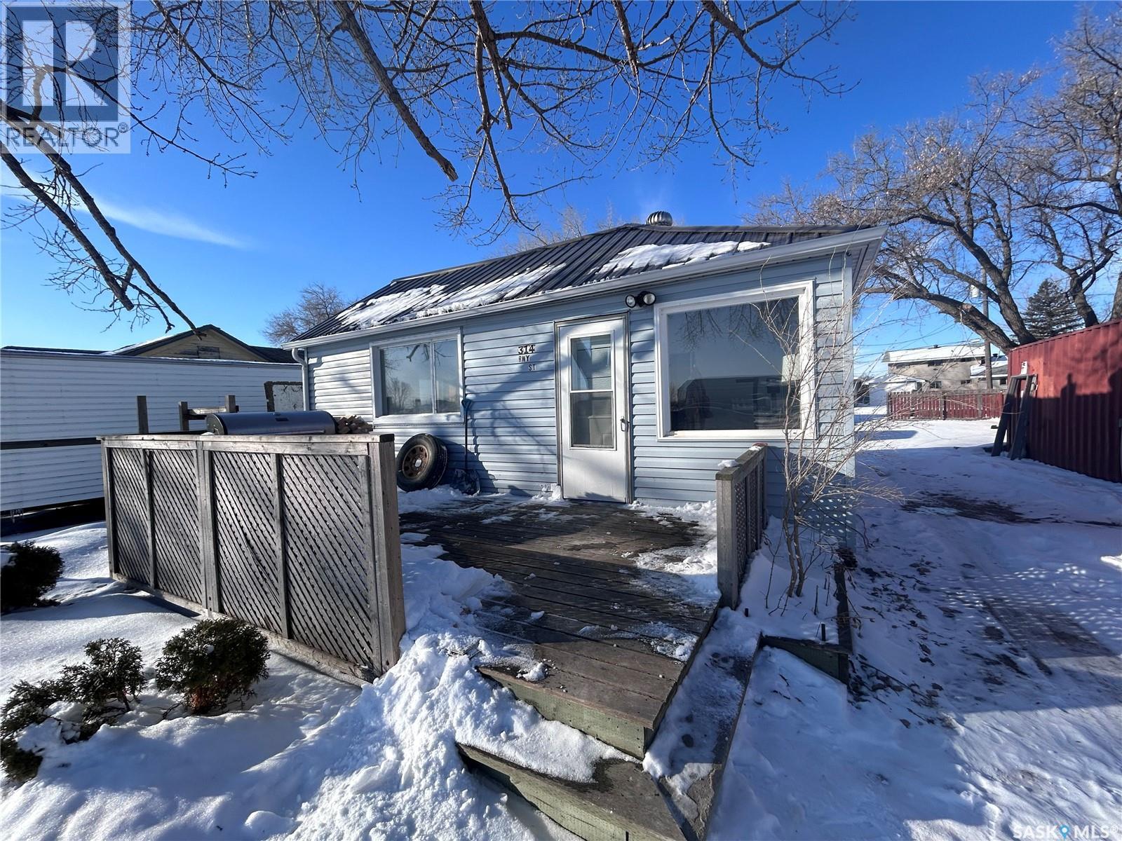 314 Railway Street, Bienfait, Saskatchewan  S0C 0M0 - Photo 4 - SK029336
