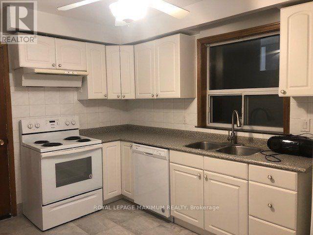 452 Harvie Avenue, Toronto, Ontario  M6E 4L8 - Photo 12 - W12828746