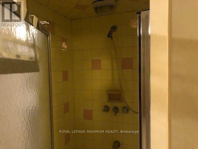 452 Harvie Avenue, Toronto, Ontario  M6E 4L8 - Photo 20 - W12828746