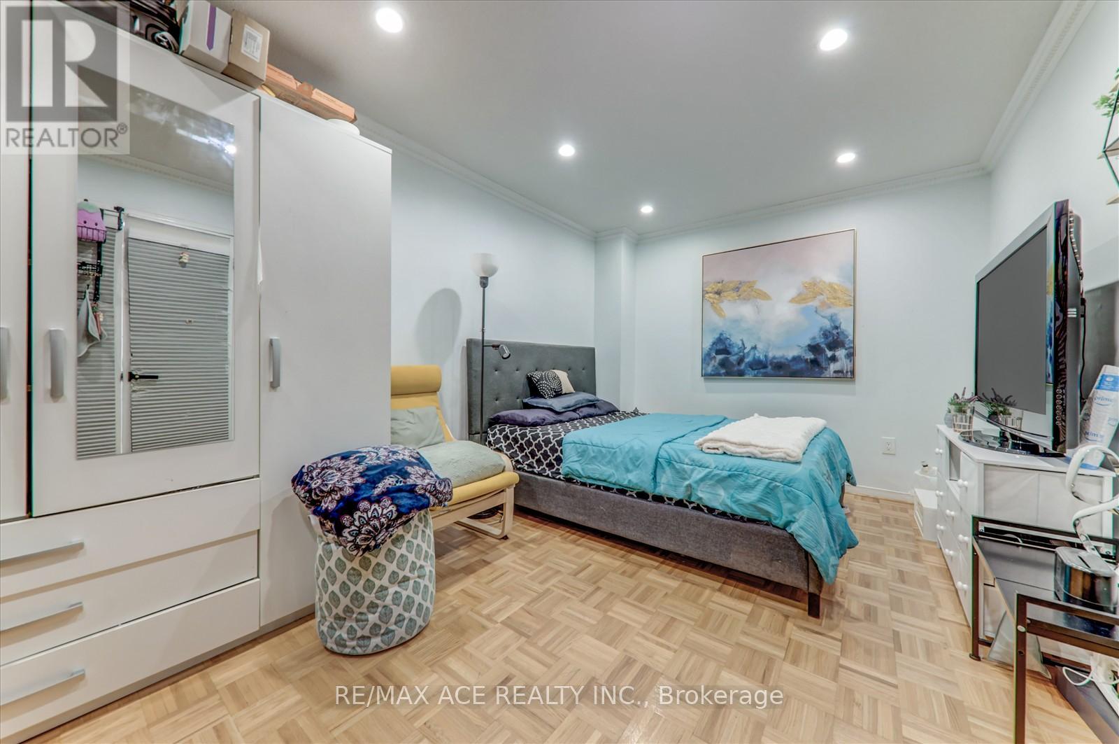 4718 Wild Rose Street, Mississauga, Ontario  L5M 5H3 - Photo 15 - W12828814