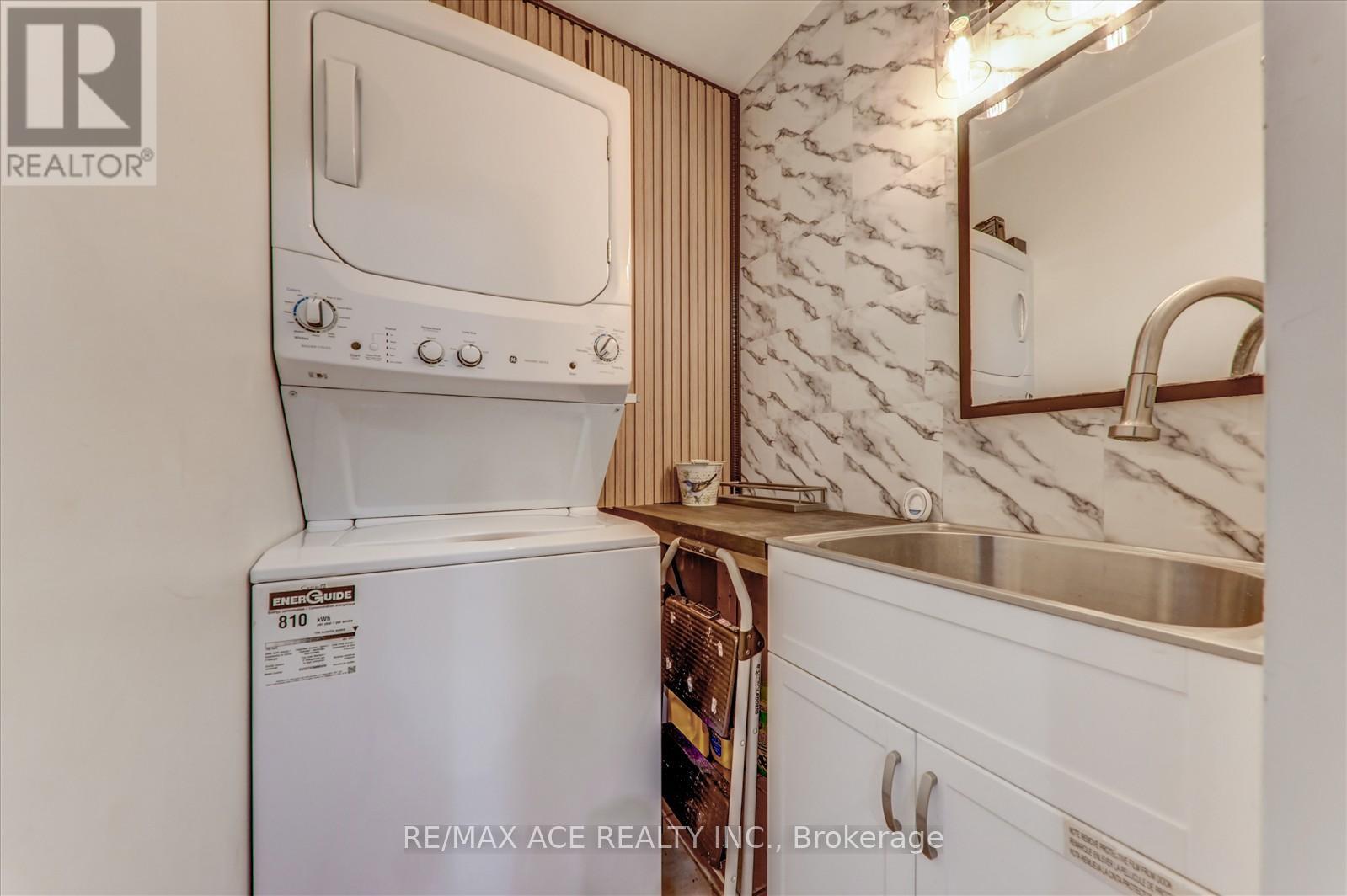 4718 Wild Rose Street, Mississauga, Ontario  L5M 5H3 - Photo 17 - W12828814