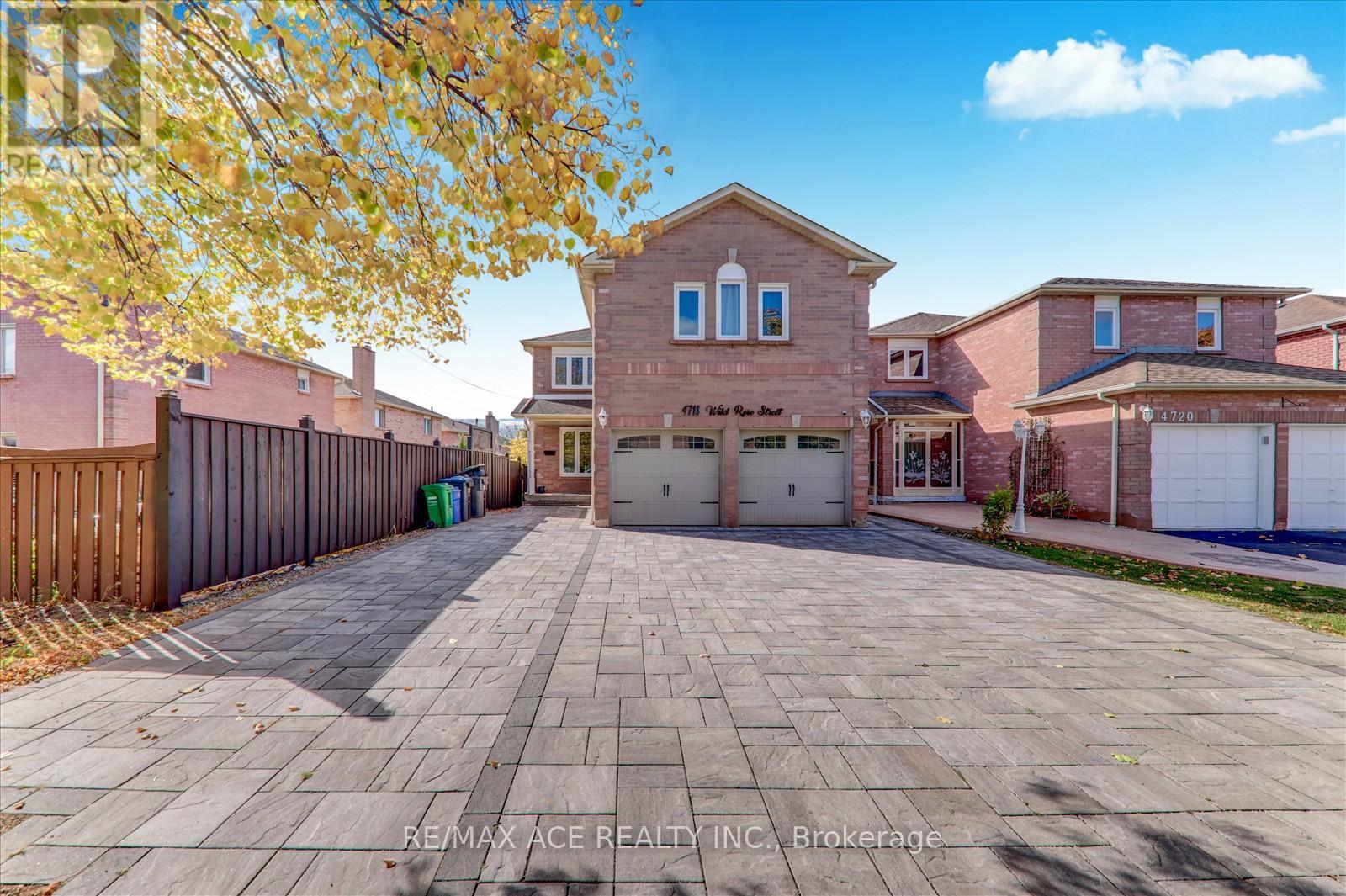 4718 Wild Rose Street, Mississauga, Ontario  L5M 5H3 - Photo 2 - W12828814