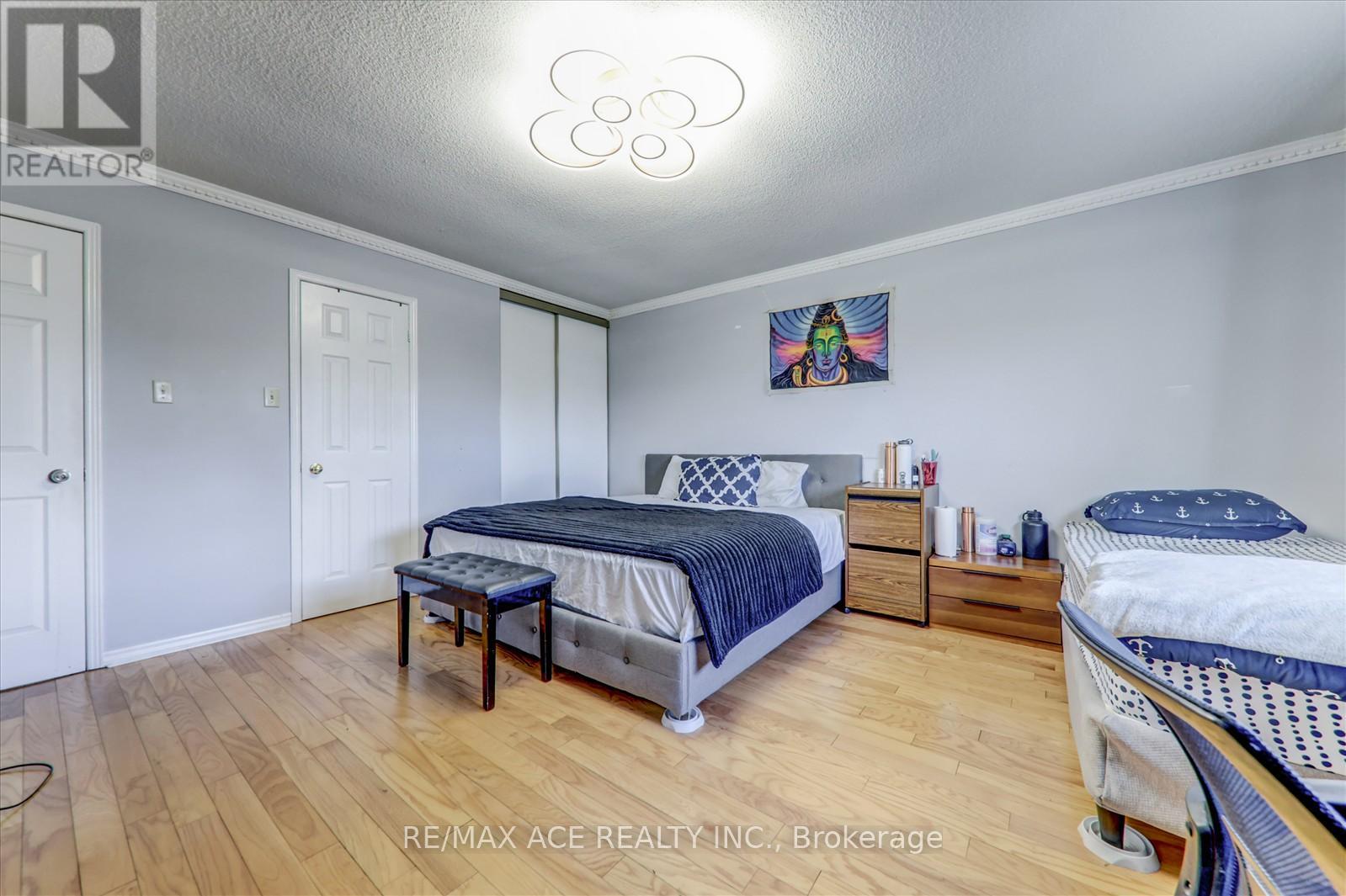 4718 Wild Rose Street, Mississauga, Ontario  L5M 5H3 - Photo 20 - W12828814