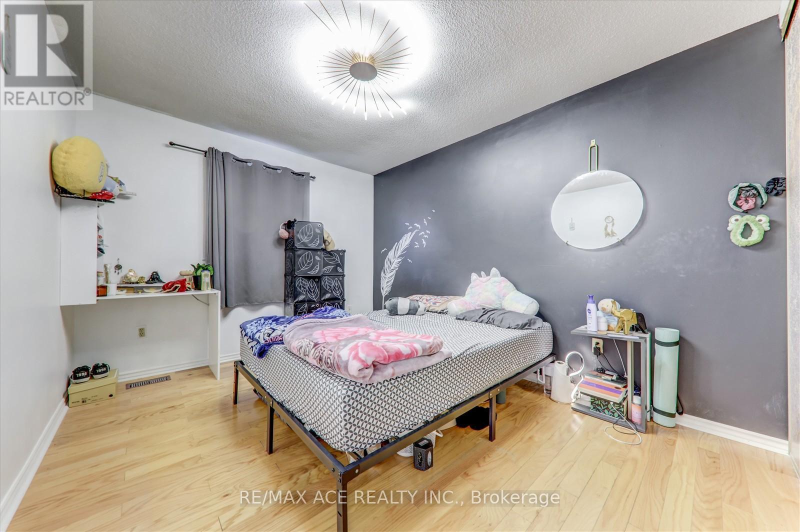 4718 Wild Rose Street, Mississauga, Ontario  L5M 5H3 - Photo 26 - W12828814