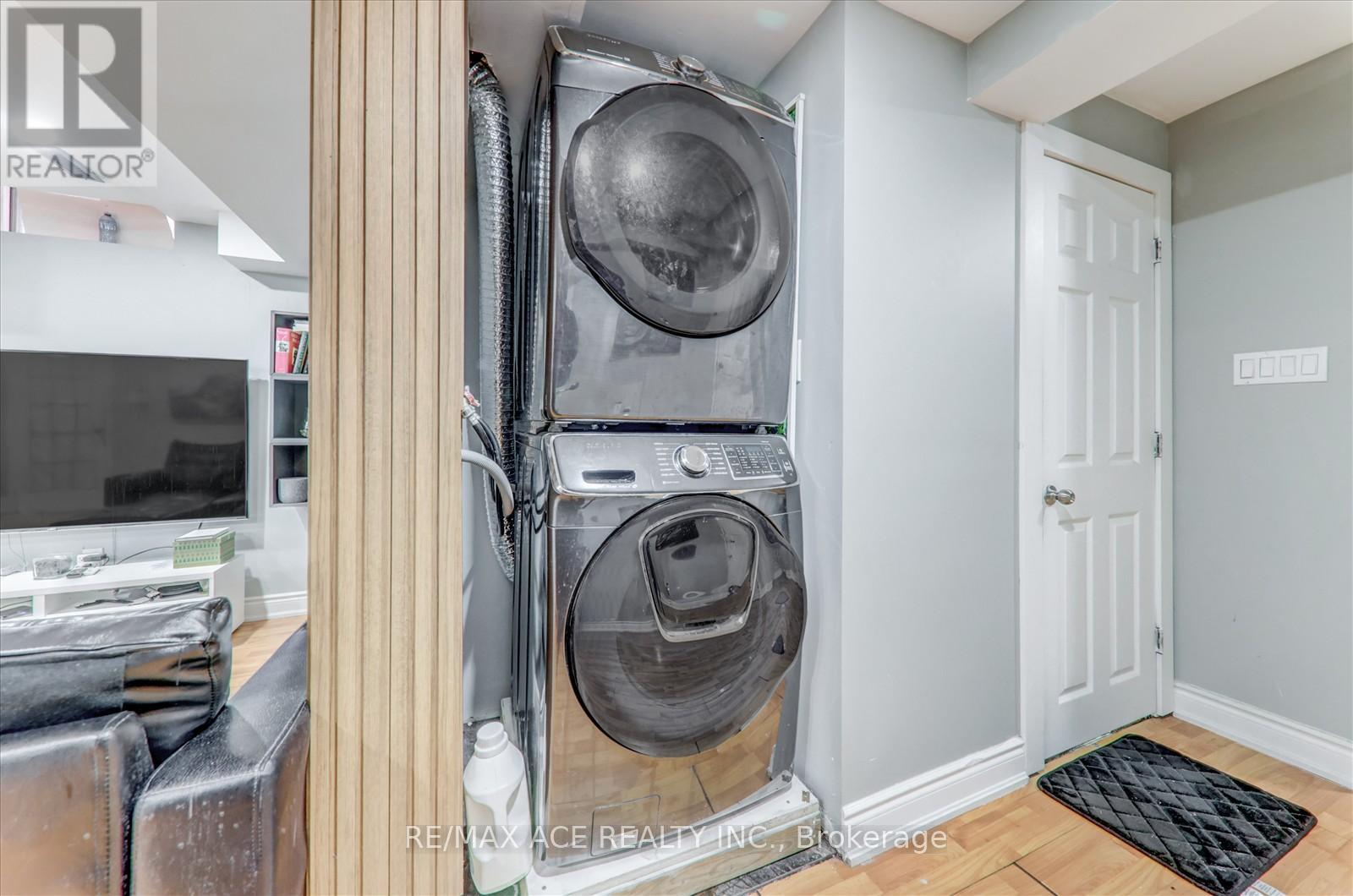 4718 Wild Rose Street, Mississauga, Ontario  L5M 5H3 - Photo 31 - W12828814