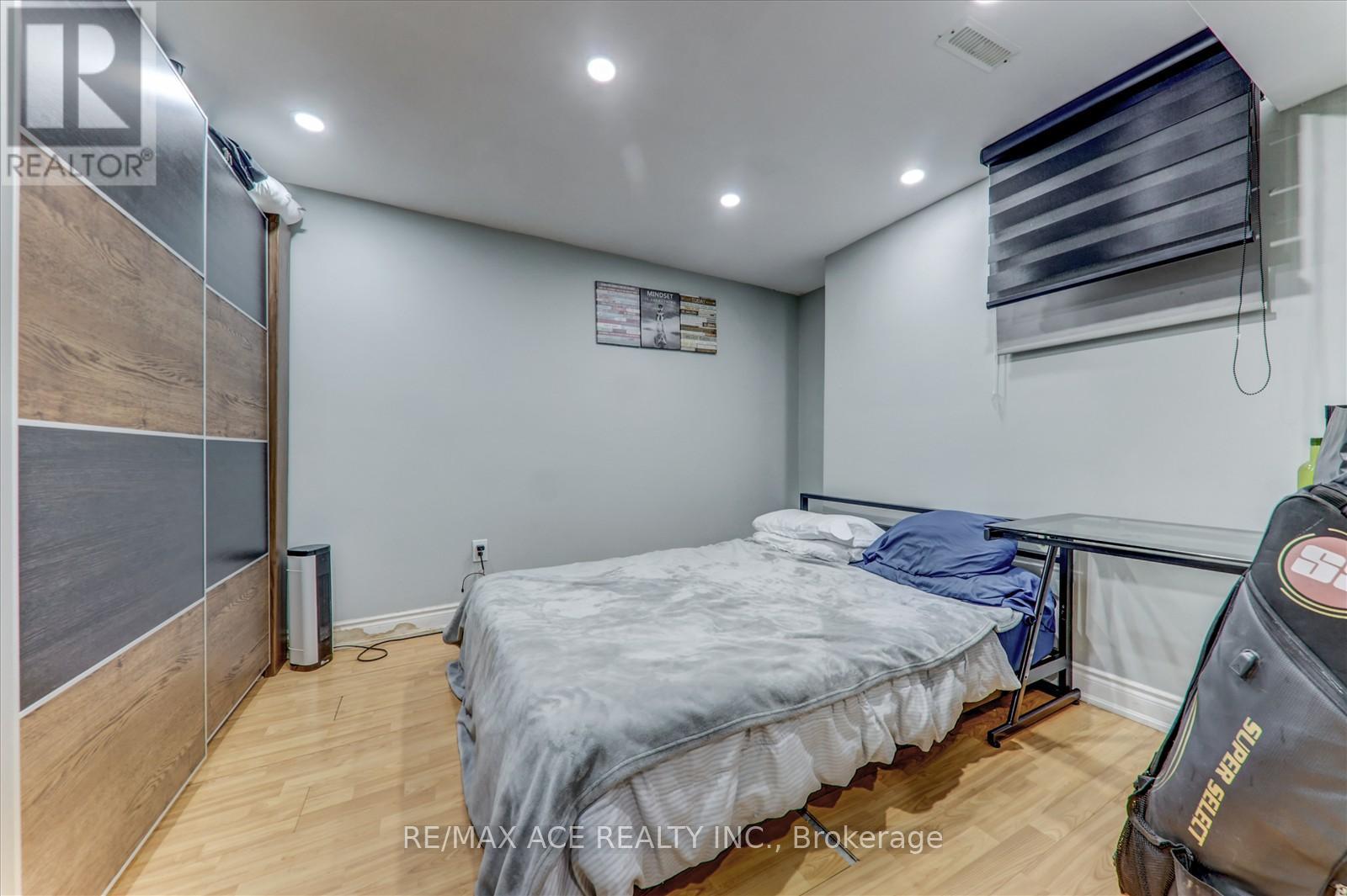 4718 Wild Rose Street, Mississauga, Ontario  L5M 5H3 - Photo 35 - W12828814