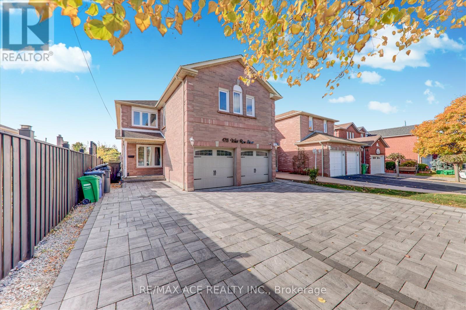 4718 Wild Rose Street, Mississauga, Ontario  L5M 5H3 - Photo 4 - W12828814