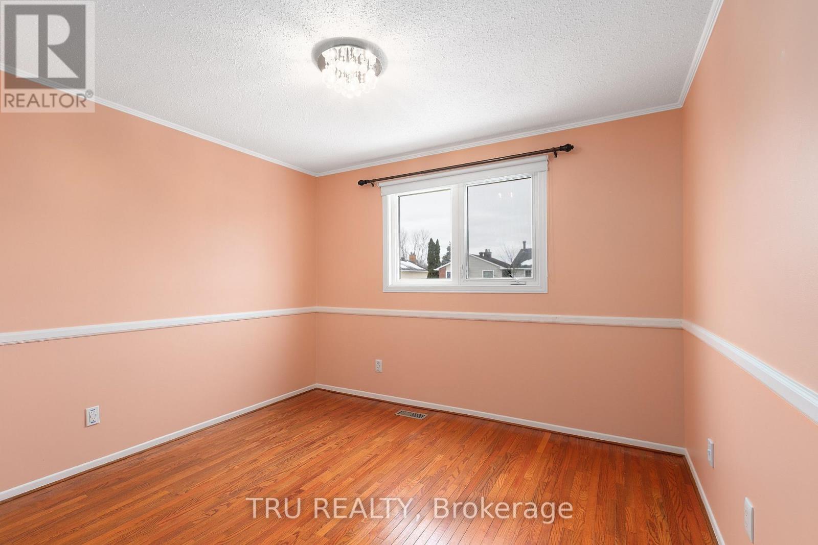1078 St Emmanuel Terrace, Ottawa, Ontario  K1C 2J7 - Photo 25 - X12686320
