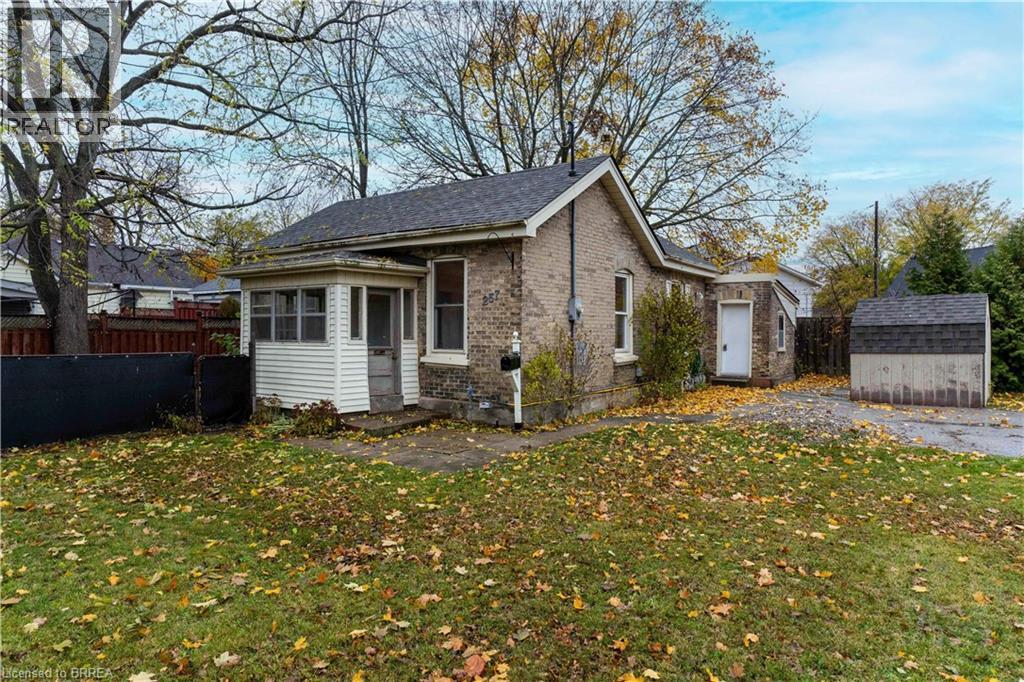 257 Grand River Avenue, Brantford, Ontario  N3T 4Y5 - Photo 4 - 40783807