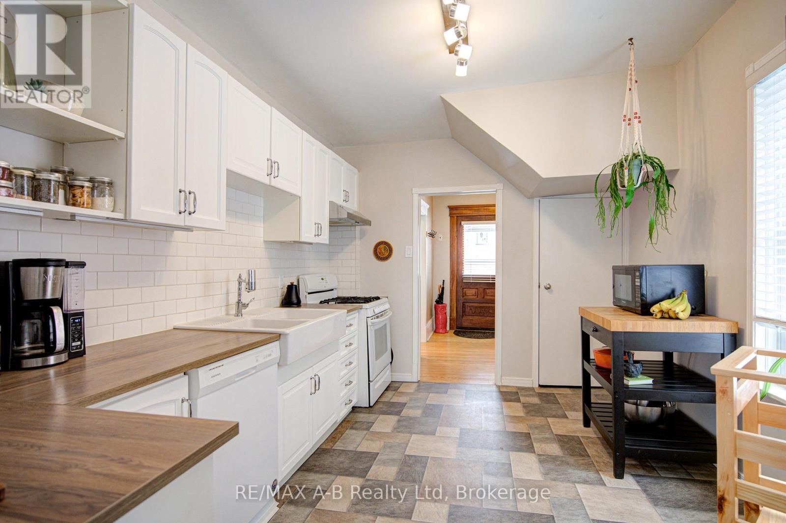 397 Albert Street, Stratford, Ontario  N5A 3L2 - Photo 14 - X12828922