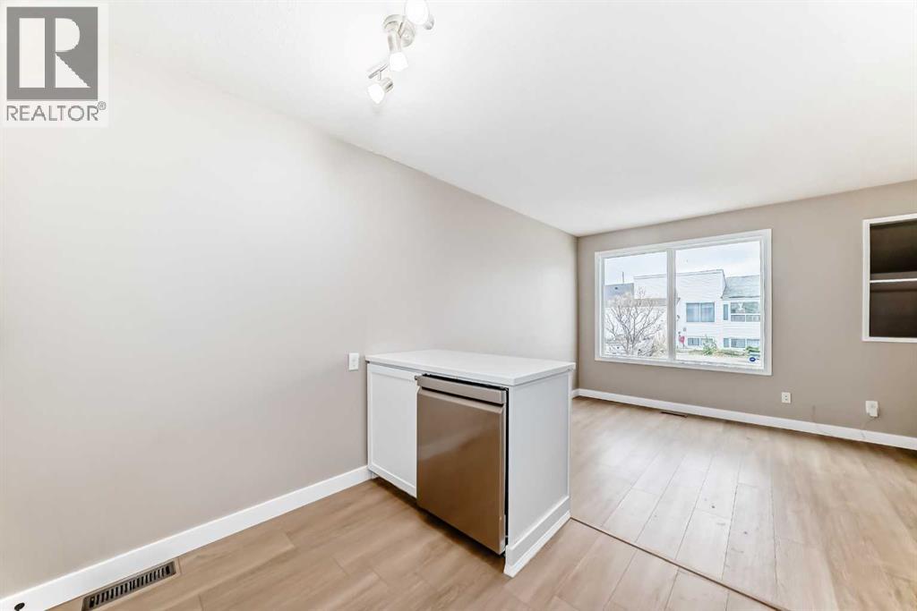 1106 53a Street Se, Calgary, Alberta  T2A 1V9 - Photo 9 - A2267173